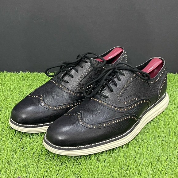 Cole Haan OriginalGrand Black Wingtips with tan dot detailing. Size 10. - Picture 12 of 12